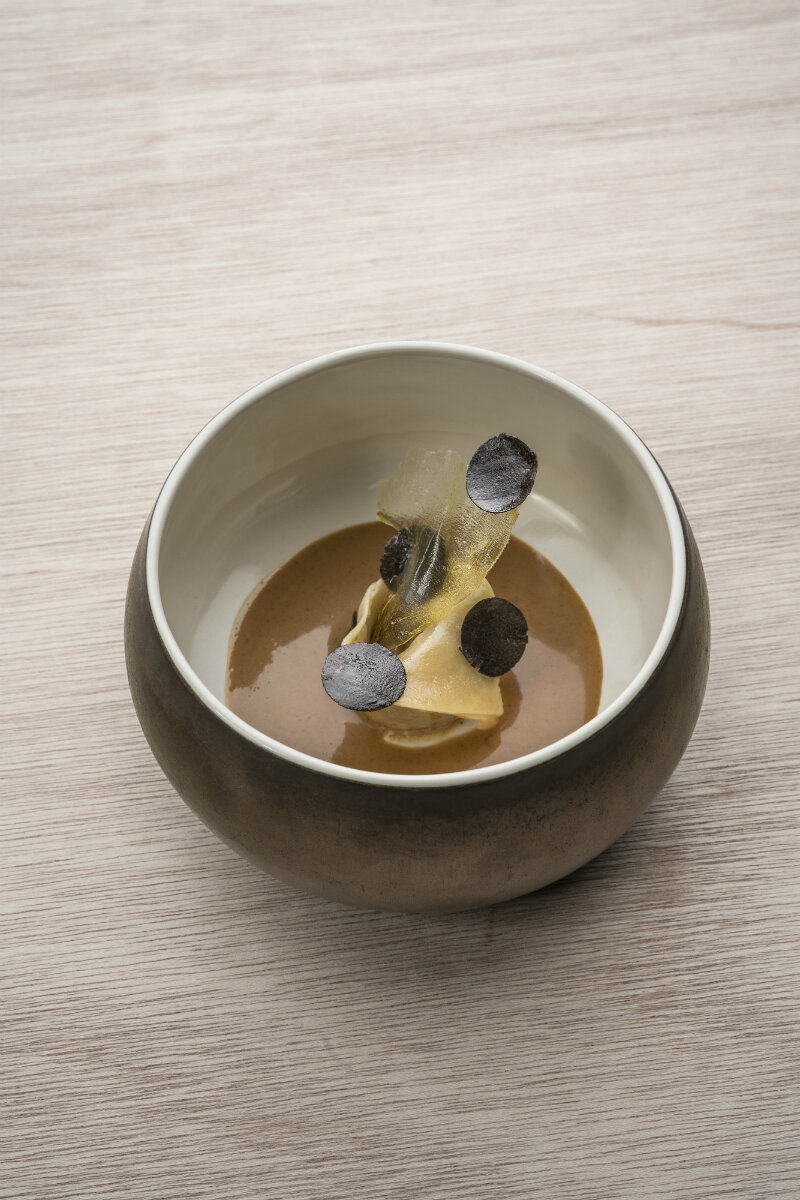 Kom gebogen 15cm Metallic goud Raw by Kevala