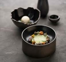 Toren bord 16 cm zwart satijn goud Raw by Kevala