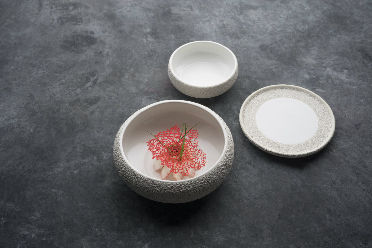 Kom gebogen 15 cm Vulcano wit Raw by Kevala