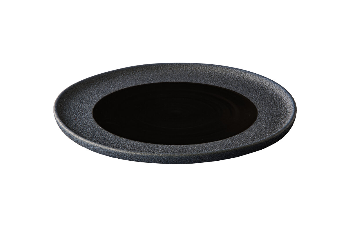 Bord 28 cm Vulcano zwart Raw by Kevala