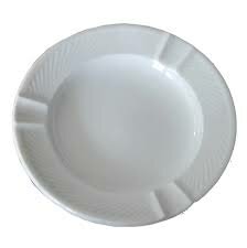 Asbak 15 cm wit porselein reli&euml;f