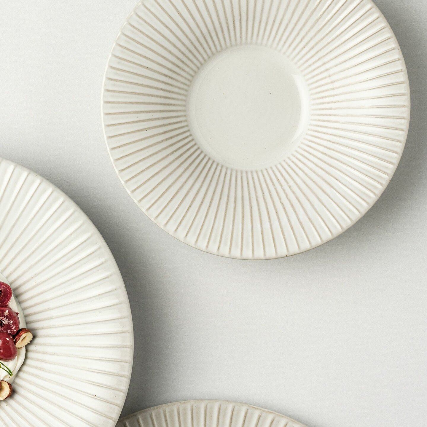 Diep bord 20,5 cm gestreept White Brass