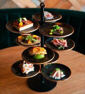 Etagere voor 9 bordjes zwart 46 cm 