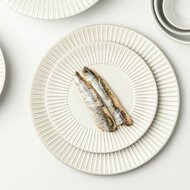 Bord 27,5 cm gestreept White Brass