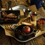 Gietijzer pannetje rond 11 cm met handvatten